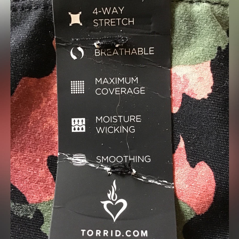 LOWEST🌺 NWT TORRID 3X PERFORMANCE CORE CAMO w/POCKETS CROP PANTS - Picture 3 of 12